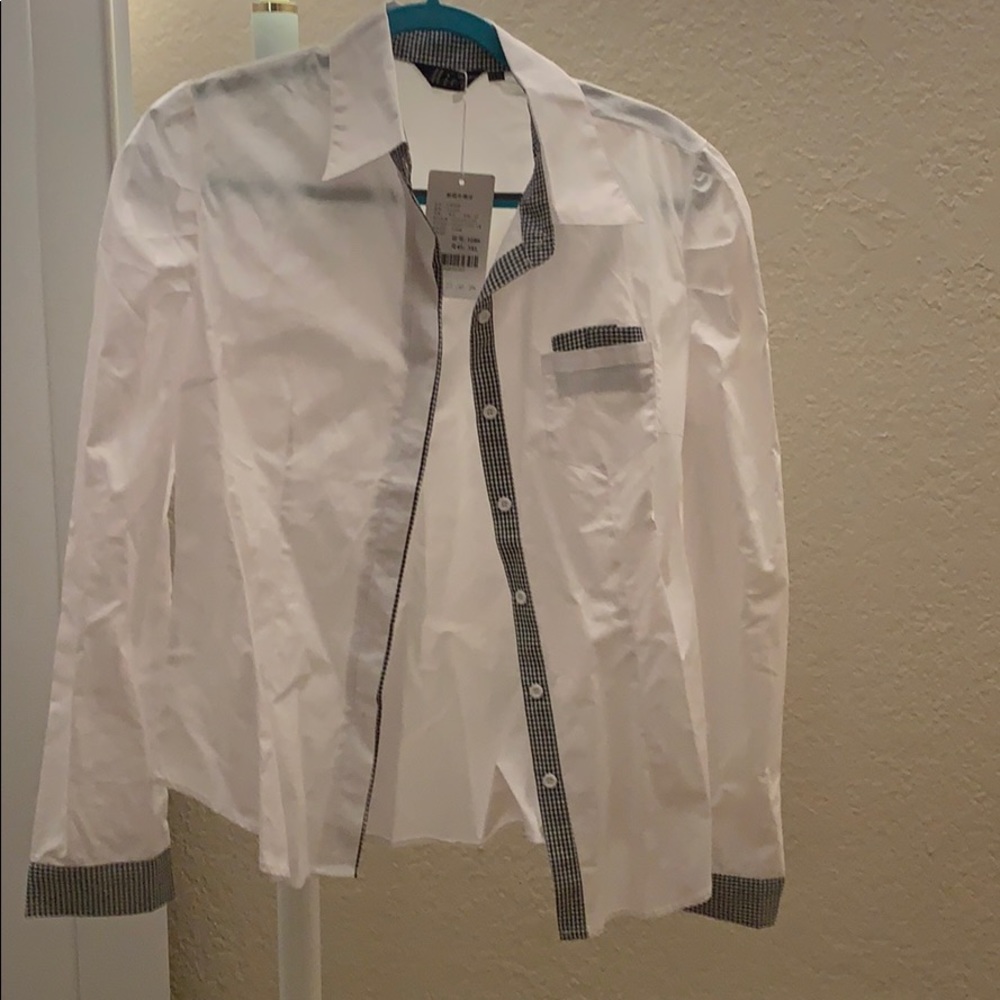 Crisp fitted cotton/polyester White Blouse